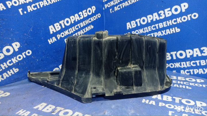 Ящик для инструмента Lexus Rx330 кроссовер 2005