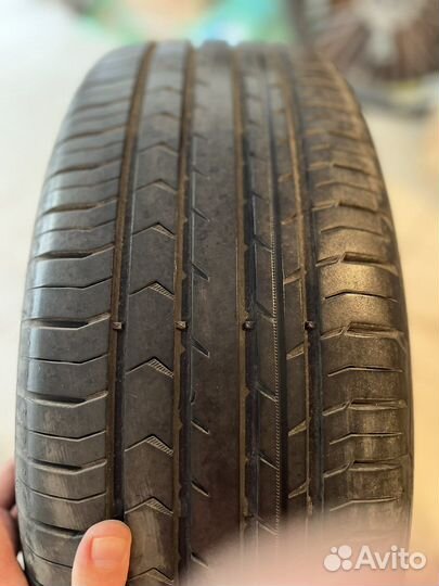 Continental ContiPremiumContact 215/55 R17 94V