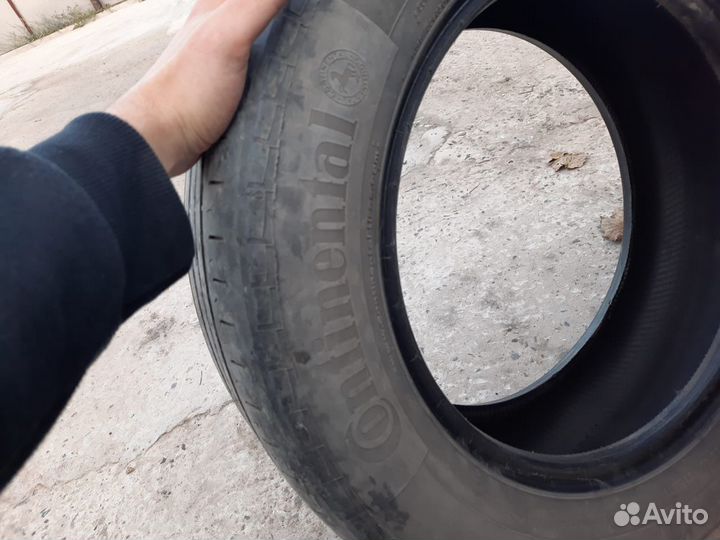 Continental ContiPremiumContact 5 215/60 R16 и 215/60 R16 95H