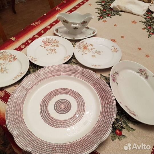 Кузнецкий фарфор: Блюдо, тарелки, соусница