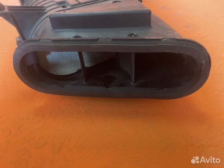 Корпус воздушного фильтра Hummer H2 6.0 2003