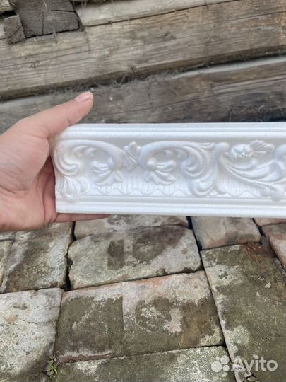 Потолочный плинтус