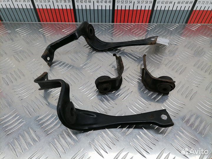 Кронштейн (крепление) радиатора для Honda CR-V 2