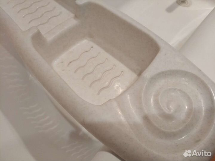 Полочка в ванну