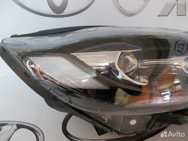 Фара правая LED Kia Sorento Prime