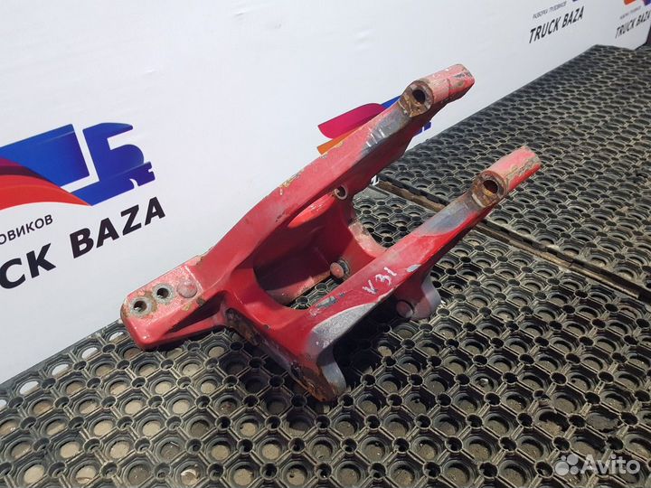 Кронштейн реактивной тяги правый