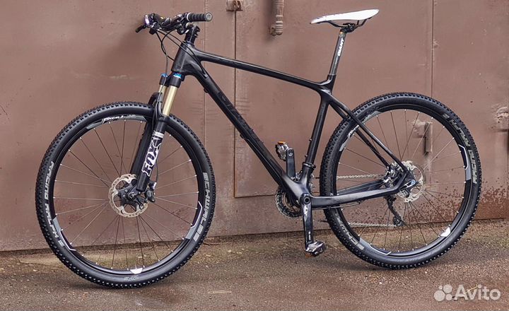 Карбоновый велосипед Giant 27.5 (FOX, на осях)