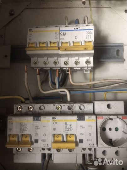 Трехполюсный автомат и узо
