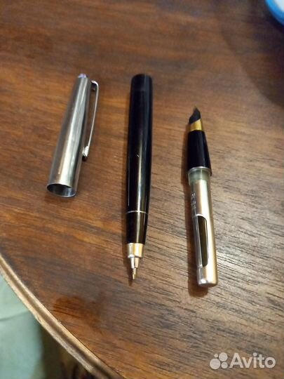 Винтажная перьевая ручка с золотым пером