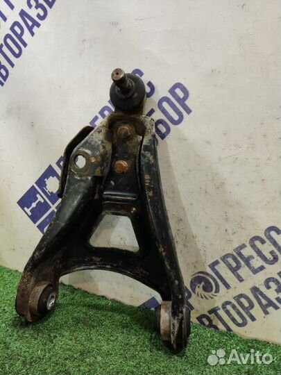 Рычаг подвески передний левый Renault Symbol седан