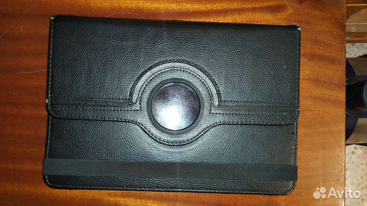 Б/у Чехол-книжка на планшет универсальный