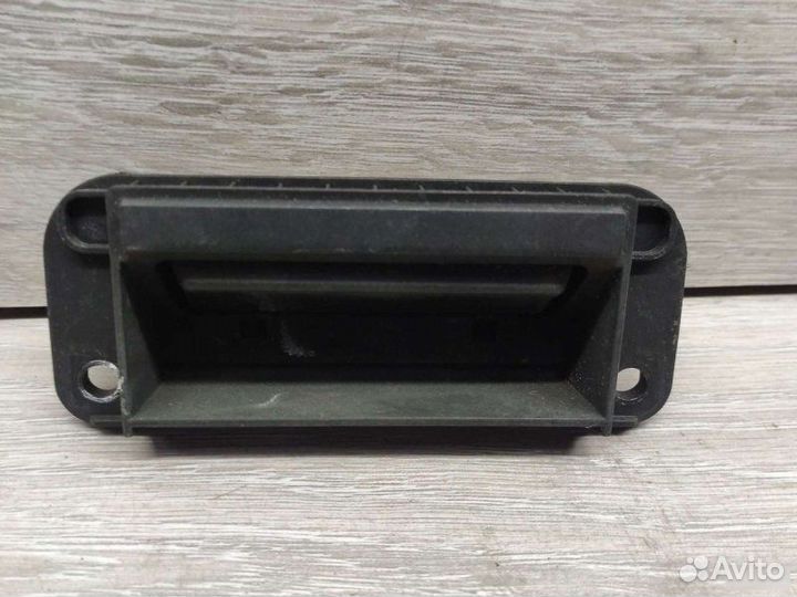 Кнопка открывания багажника Mercedes C W204
