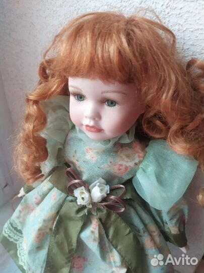 Коллекционная фарфоровая кукла Remeco Collection