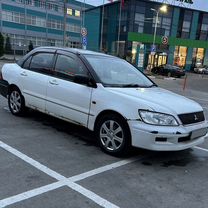 Mitsubishi Lancer Cedia 1.5 CVT, 2001, 174 000 км, с пробегом, цена 270 000 руб.