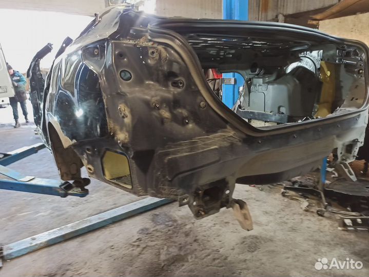 Панель задняя Ford Focus 3