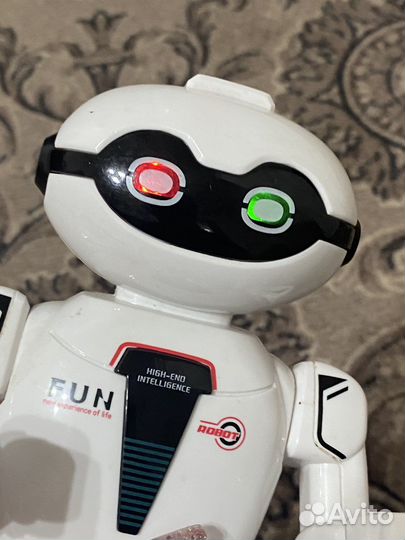 Робот игрушечный музыкальный