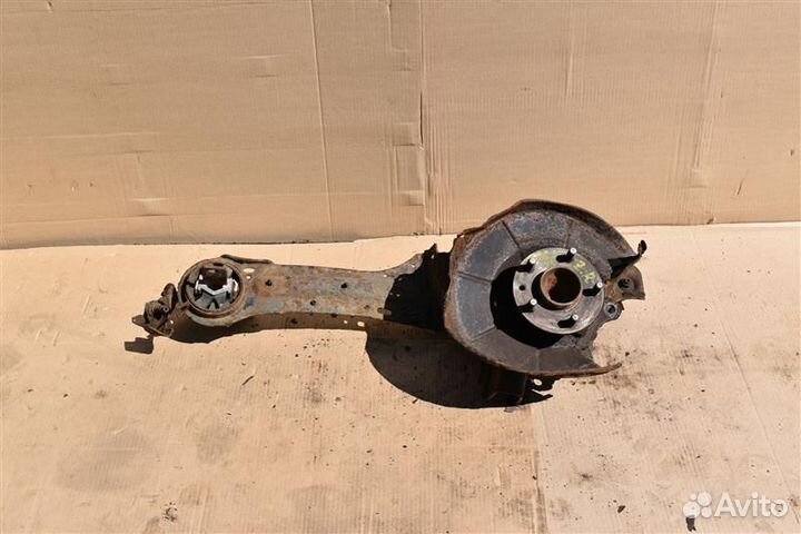 Кулак задний правый Ford Mondeo 4 поколение qxba