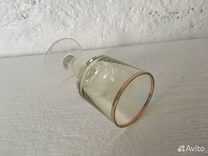Винтаж. Рюмка СССР тонкое стекло с золотой каймой