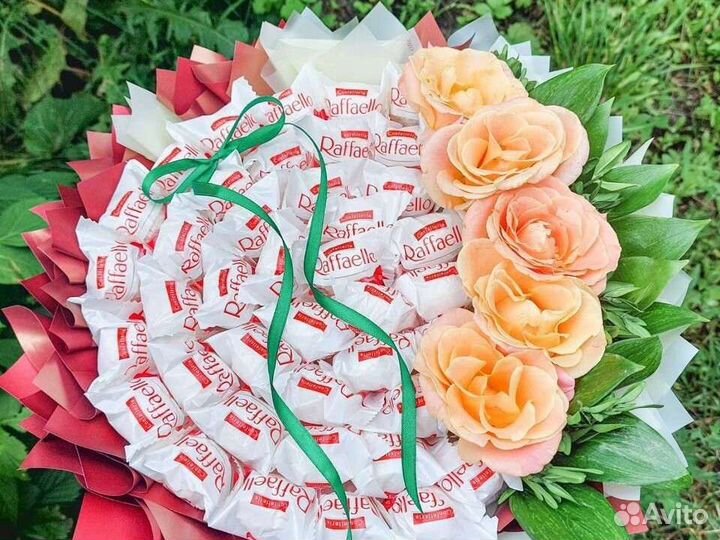 Букет из рафаэлло подарок девушке жене подруге