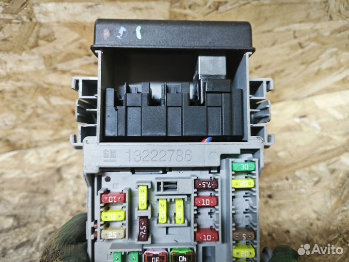 Блок предохранителей салона Chevrolet Cruze, Astra