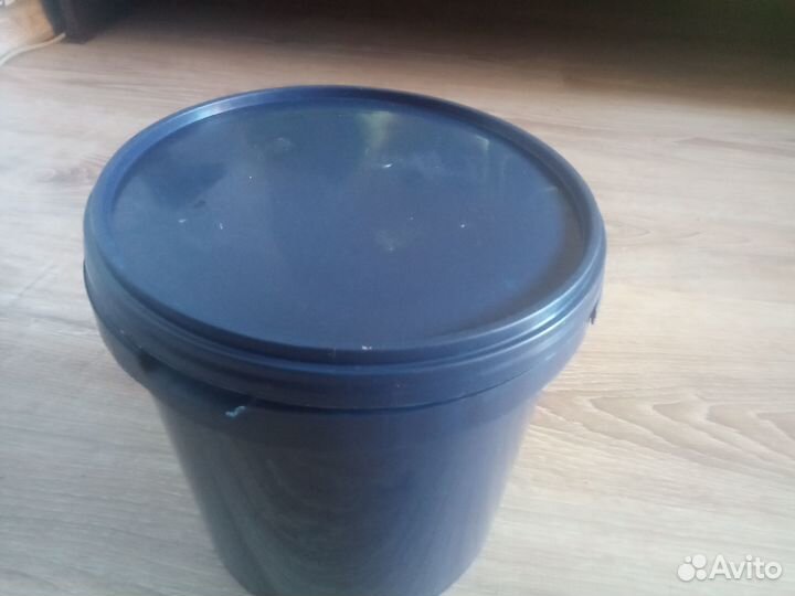 Ведра пластиковые крышкой