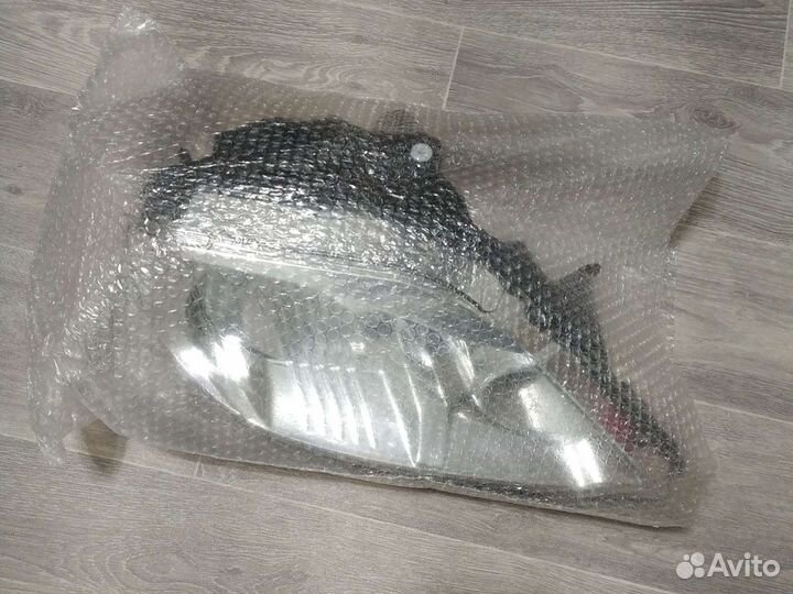 Фара рено логан правая