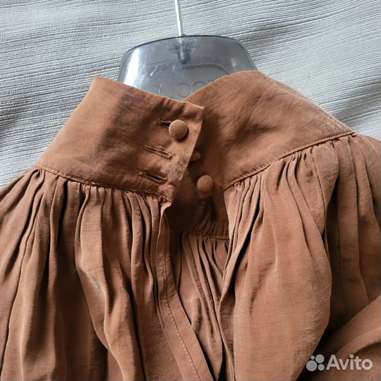 Блузка изокрого шелка цвета корицы HM