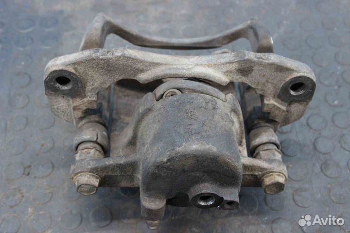 Суппорт Mazda Familia (Мазда Фамилия) BJ B2ZD3398Z