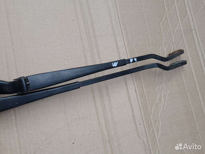 Поводок дворников Volkswagen Passat B4 1993-1996