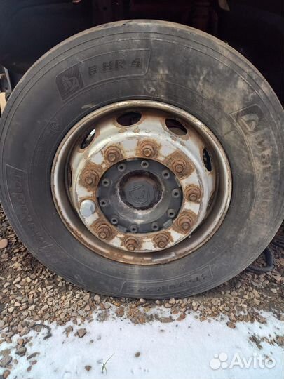 Колеса с дисками на грузовик