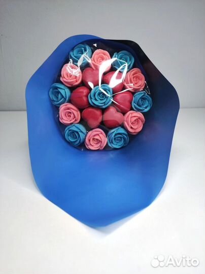 Шоколадные Розы и Сердца - 19 шт в Букете