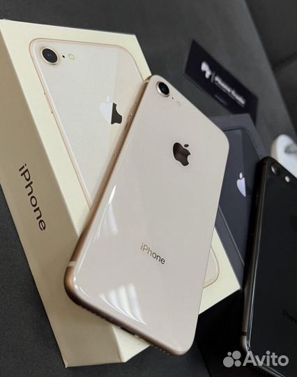 Телефон iPhone 8