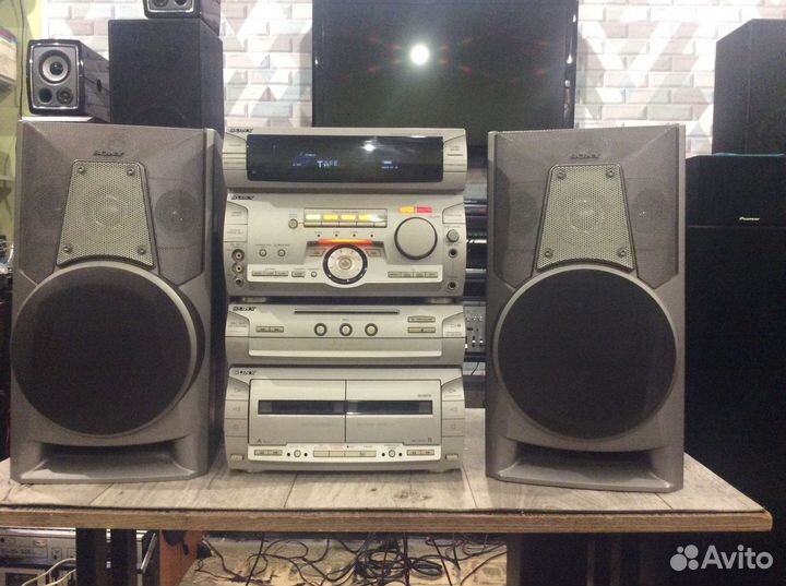 Музыкальный центр Sony MHC-V550