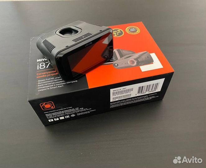 Видеорегистратор с радар-детектором Mio MiVue i87