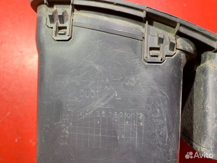 Дефлектор воздушный передний левый Honda Stream