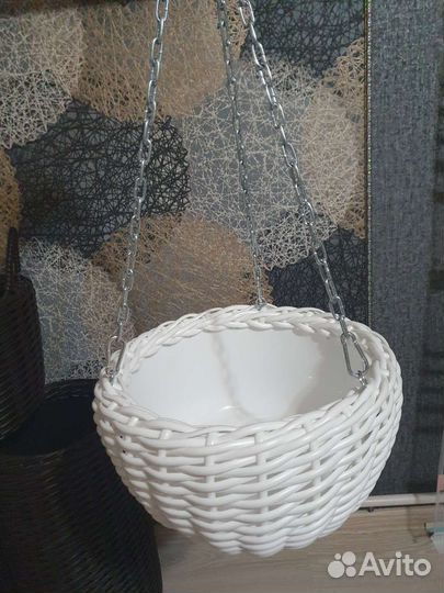 Подвесное кашпо из экоротанга