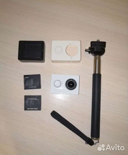 Экшн камера Xiaomi yi