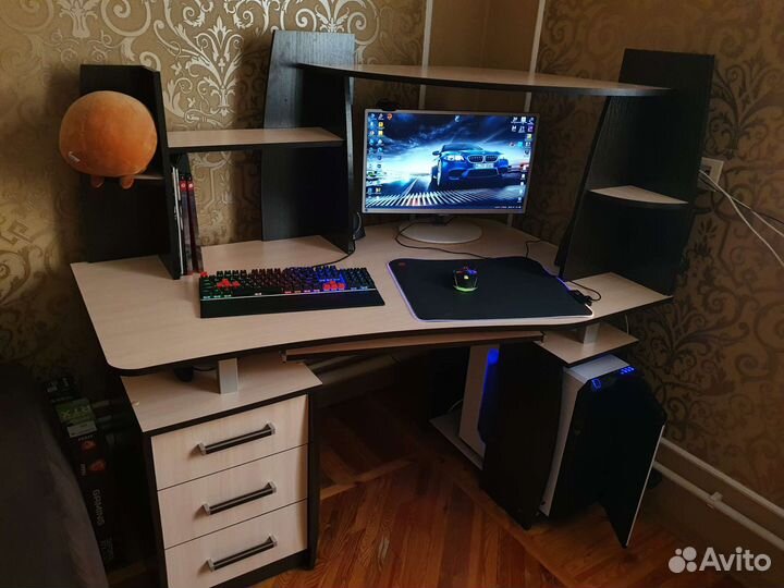 Компьютерный стол