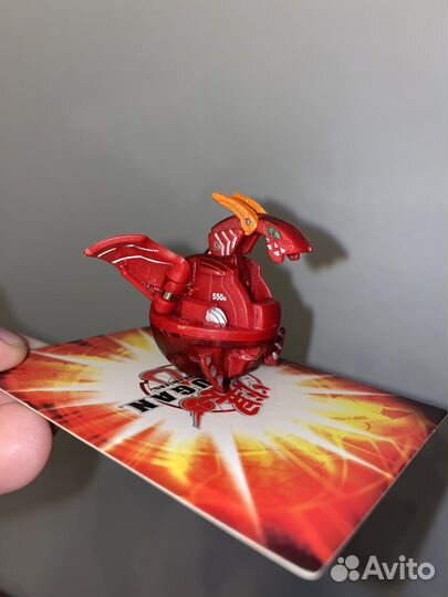 Бакуган Pyrus Hyper Dragonoid