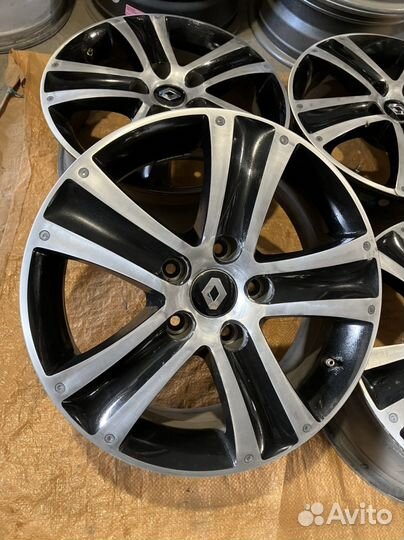 Литые диски на duster r16