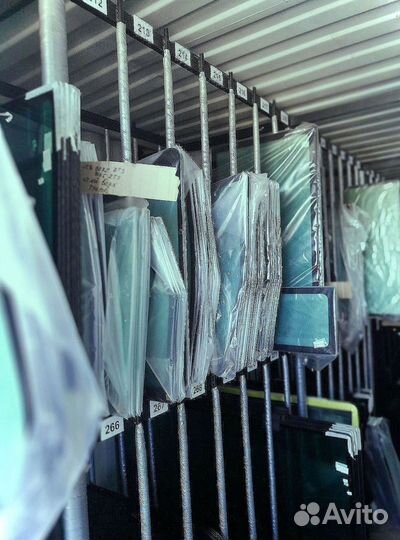 Стекло переднее на Jcb 1110 T Jcb Robot 160