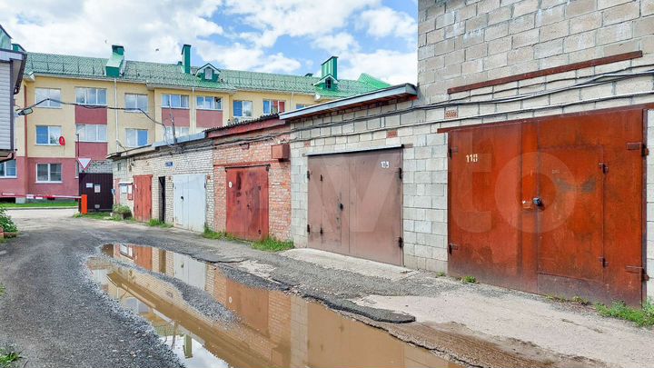 Гараж, > 30 м²