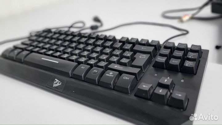 Клавиатура с подсветкой 136893