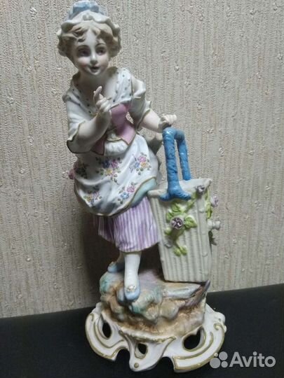 Фарфоровые статуэтки