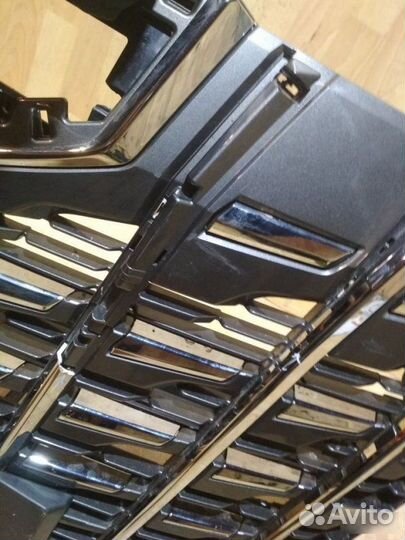 Решетка радиатора Toyota