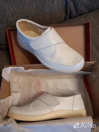 Продаю медицинский костюм из 7 вещей