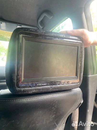 Подголовник с монитором