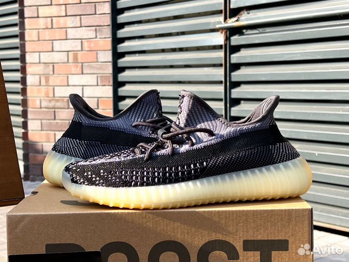 Кроссовки Adidas Yeezy Boost 350 v2 Carbon