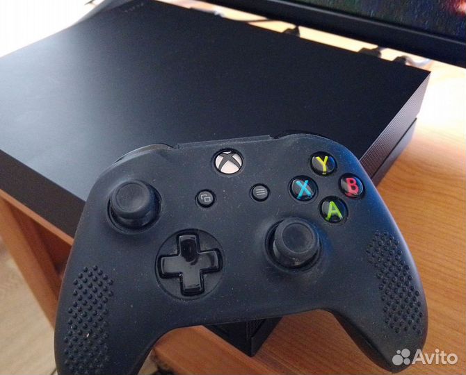 XBox one X, 1-Tb