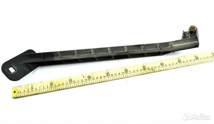 Кронштейн верхнего спойлера кабины, правый iveco S